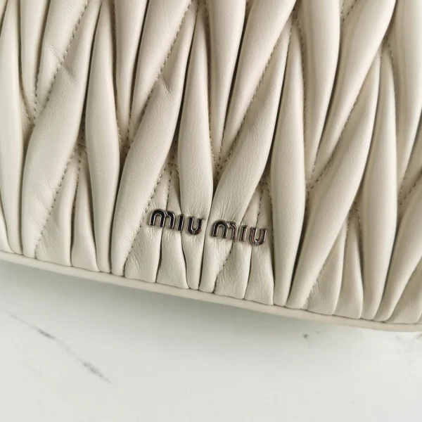 Miu Miu Casual Lambskin Size：20X15X4.5cm - 图片 6