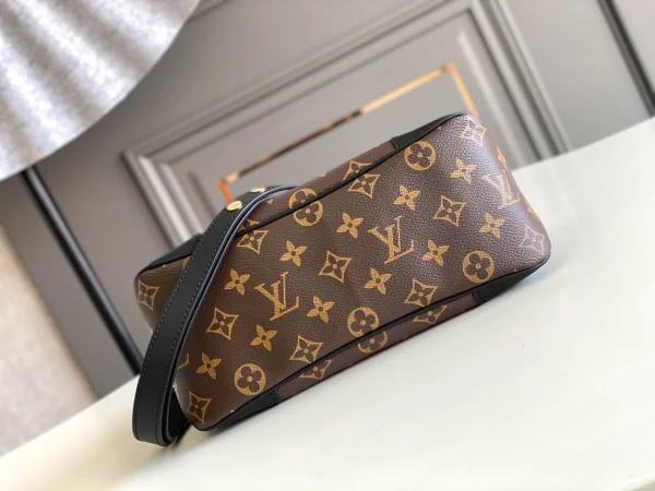 Louis Vuitton Size: 29 x 16 x 9.5 cm - 图片 7