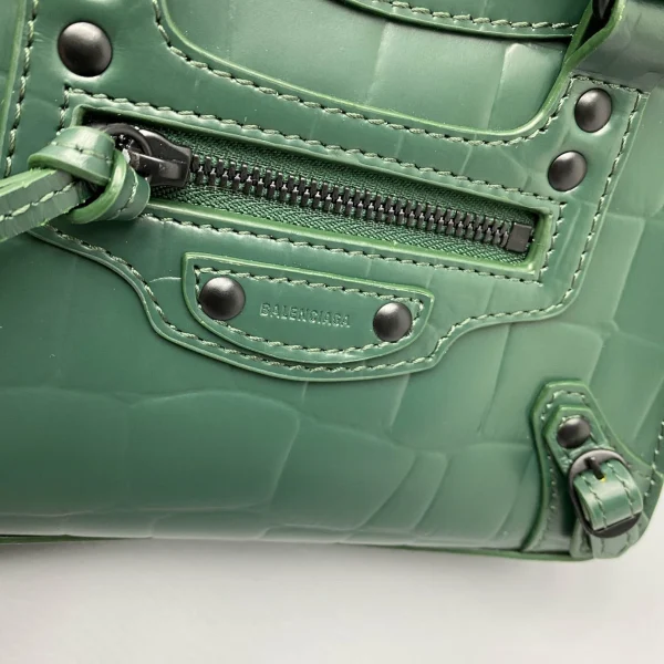 Balenciag* Neo Classic biker bag Model: 92535 Size: 40*54*21.5*34cm 25*33*13*20cm - 图片 4