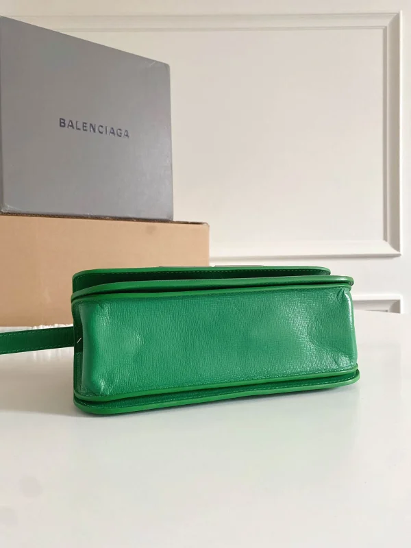 Crossbody Size: 23.5x12.4x10.4cm - 图片 7