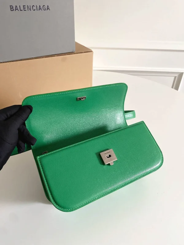 Crossbody Size: 23.5x12.4x10.4cm - 图片 4
