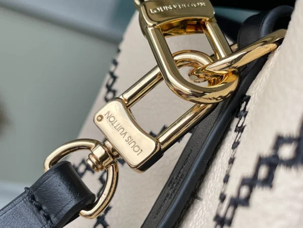 Louis Vuitton Size: 20 x 20 x 13 cm - 图片 6