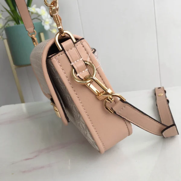 MK Splicing shoulder strap Size: 26CM*14CM*4CM Model: 9933300 - 图片 6