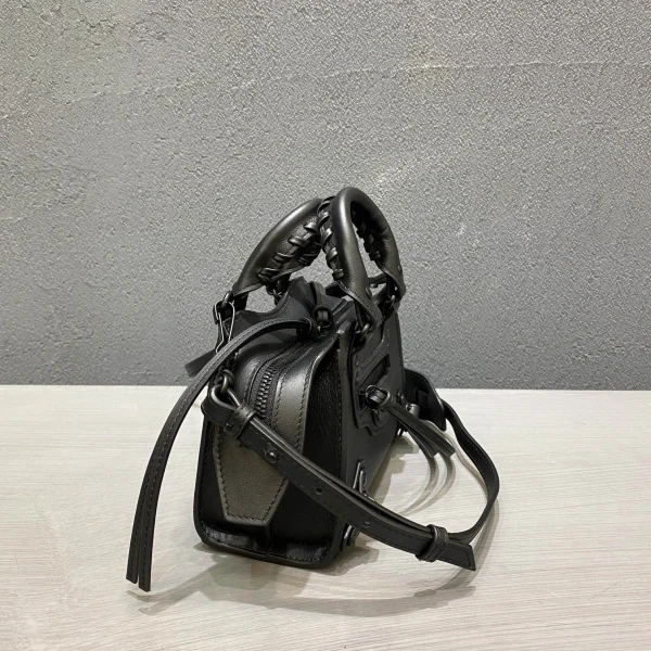 Balenciag* Neo Classic biker bag Size: 1993 Size: 13.5*18*7.5*12cm - 图片 8