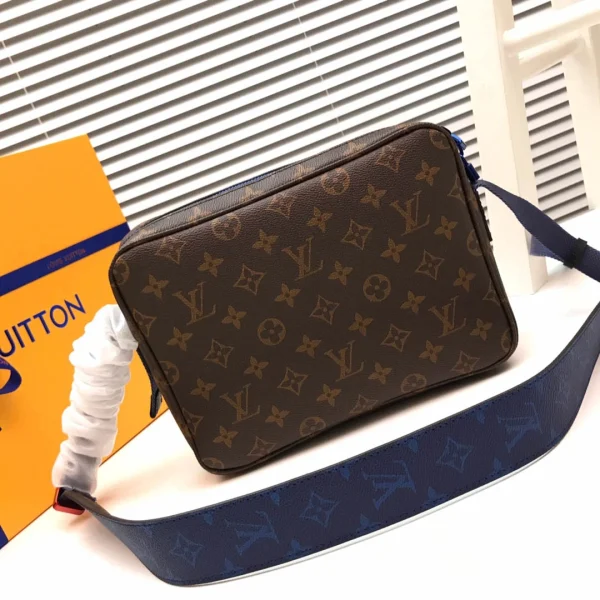 Louis Vuitton Crossbody Messenger Bag Model: M43843 Size: 25x18x5cm - 图片 9