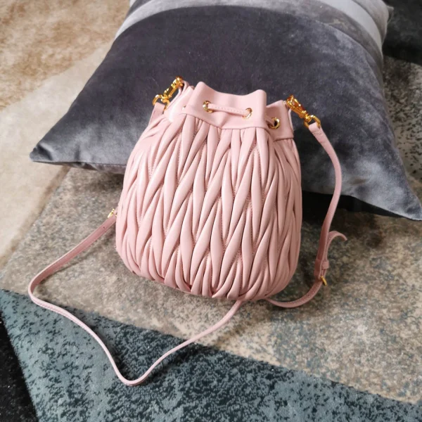 Miu Miu sheepskin size: 18, 20, 12 light pink Model: 5BE014 - 图片 9