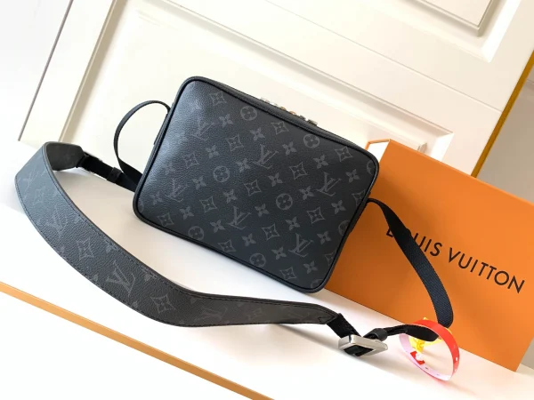 LV Model: M30233 Size:29.5x20x5cm - 图片 9