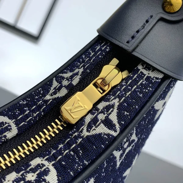 Louis Vuitton Size: 23 x 13 x 6 cm - 图片 4
