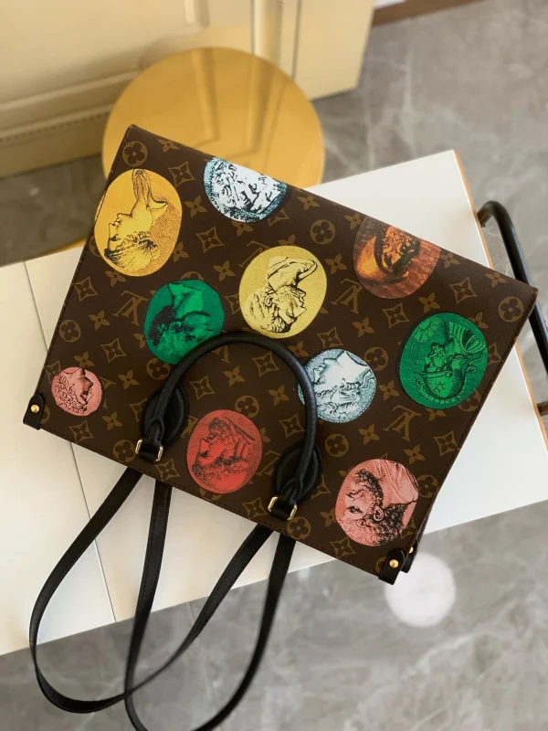 Louis Vuitton xFornasetti capsule collection Size: 35 x 27 x 14 cm - 图片 6