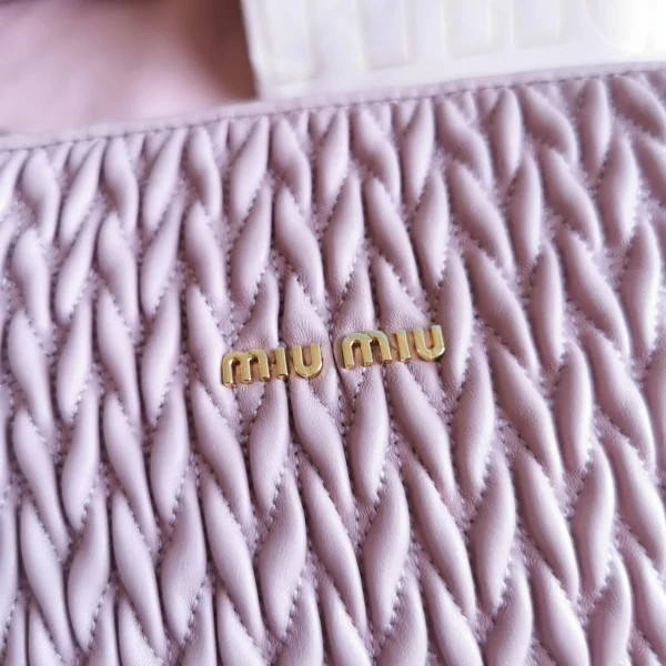 Miu Miu mini series handbag high 11cm long 17cm wide 7cm - 图片 6
