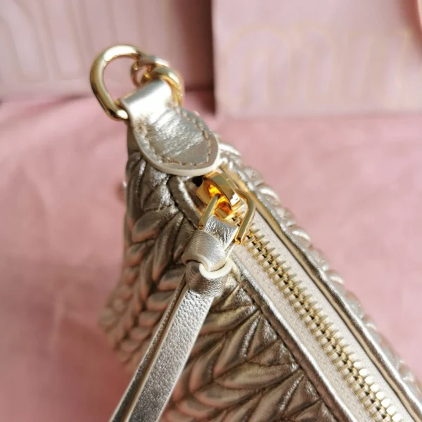 Miu Miu Mini Collection Handbag H 11cm long 17cm wide 7cm - 图片 5