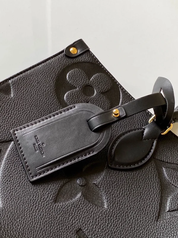Louis Vuitton Size: 41.0 x 34.0 x 19.0 cm - 图片 6