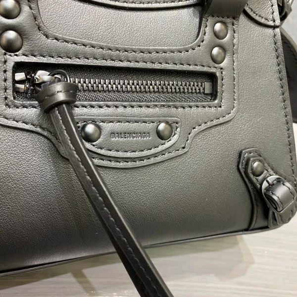 Balenciag* Neo Classic biker bag Size: 1993 Size: 13.5*18*7.5*12cm - 图片 5