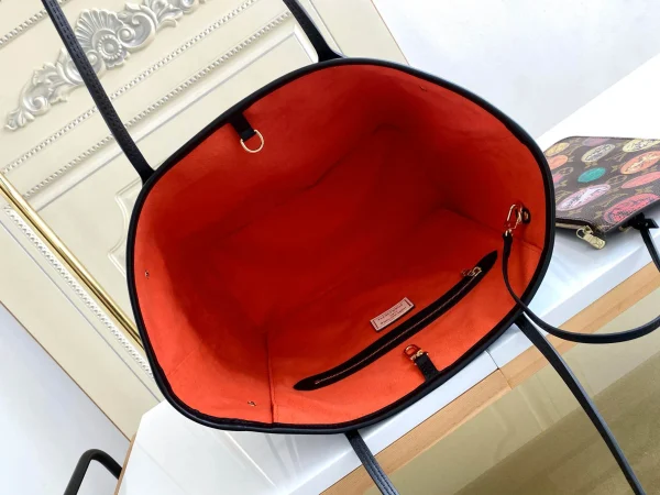 Louis Vuitton xFornasetti Capsule Collection Size: 31.0 x 28.0 x 14.0 cm - 图片 3