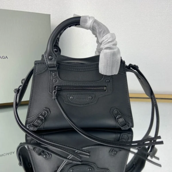 Balenciag* Neo Classic Motorcycle Bag Size: 16.5*22*9*14.5cm - 图片 9