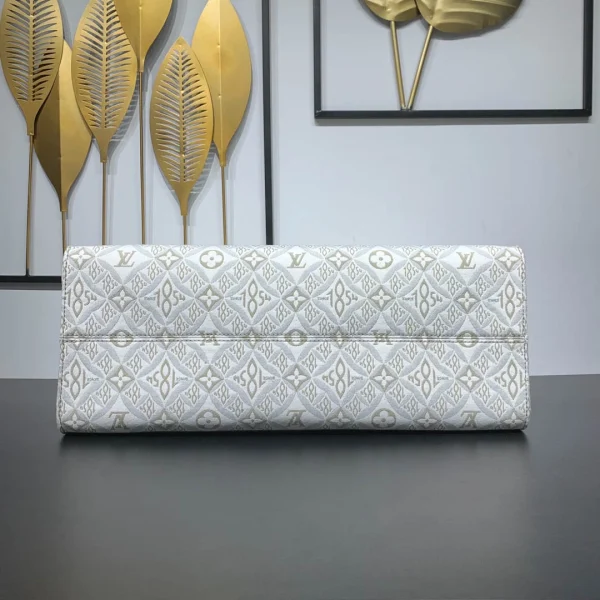 Louis Vuitton Size: 41 x 34 x 19 cm - 图片 8