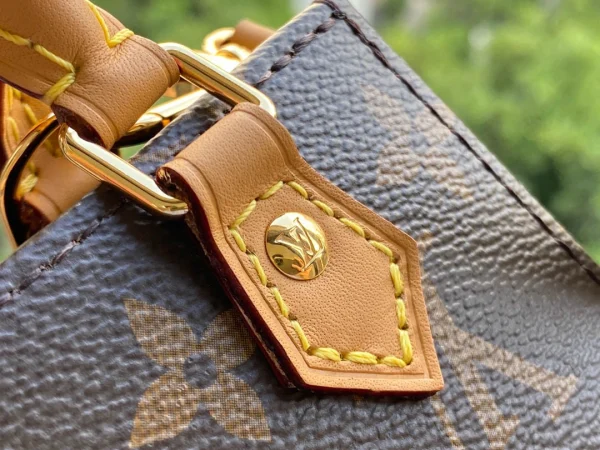 Louis Vuitton Size: 14.0 x 17.0 x 5.0 cm - 图片 6