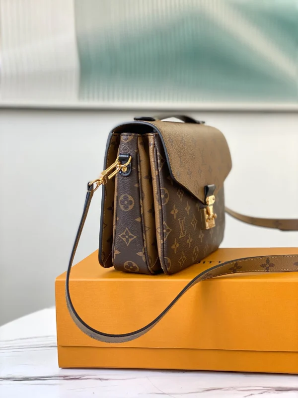 Louis Vuitton Size: 25 x 19 x 9 cm - 图片 9