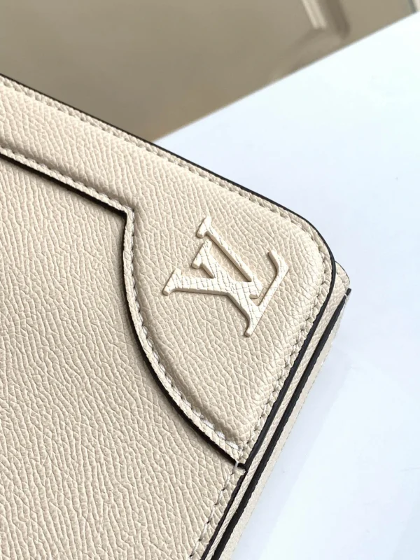 Louis Vuitton Size 28.3 x 18.3 x 4.3 cm - 图片 7