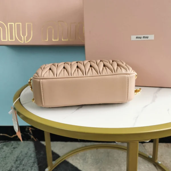 Miu Miu splicing shoulder strap Model: 5BH118B size: 20X13X5.5cm - 图片 16