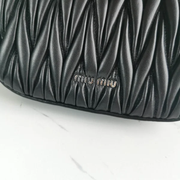 Miu Miu handheld underarm bag Size：20X15X4.5cm - 图片 2