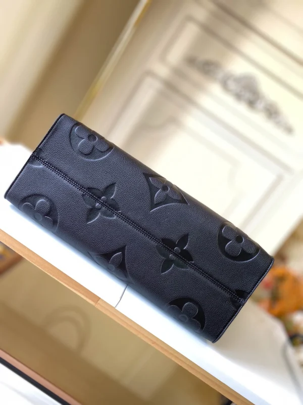 Louis Vuitton Size: 41.0 x 34.0 x 19.0 cm - 图片 7