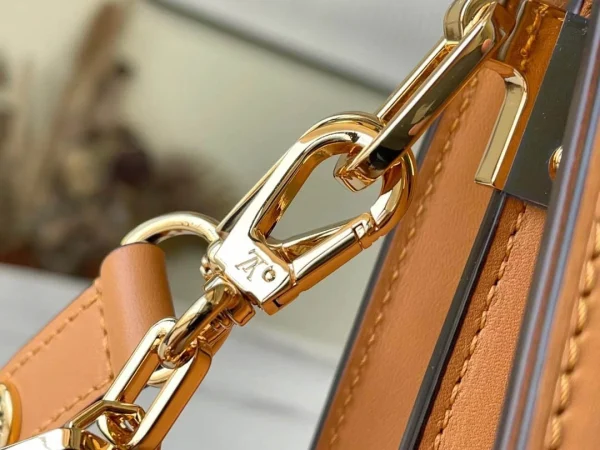 Louis Vuitton Size: 25 x 17 x 10.5 cm - 图片 5