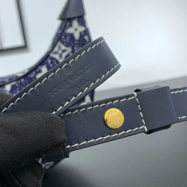 Louis Vuitton Size: 23 x 13 x 6 cm - 图片 2