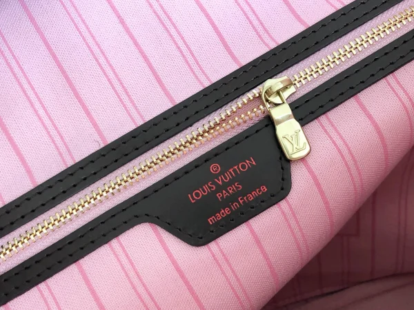 Louis Vuitton Size: 32*29*17cm - 图片 2