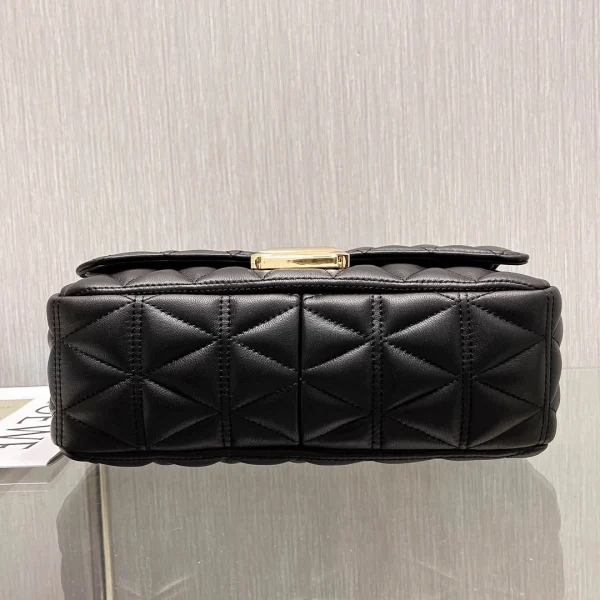 MK Sheepskin Bag Black Size: 25CmX16cmX8.5cm - 图片 12