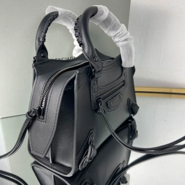 Balenciag* Neo Classic Motorcycle Bag Size: 16.5*22*9*14.5cm - 图片 7