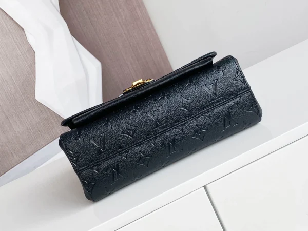 Louis Vuitton Size: 25.0 x 17.0 x 9.5 cm - 图片 7