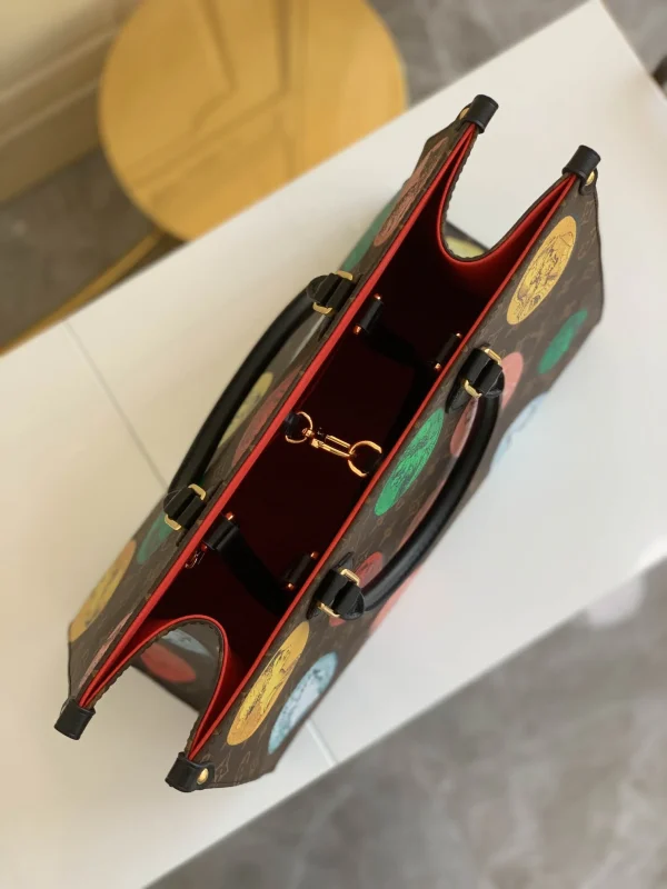 Louis Vuitton xFornasetti capsule collection Size: 35 x 27 x 14 cm - 图片 4