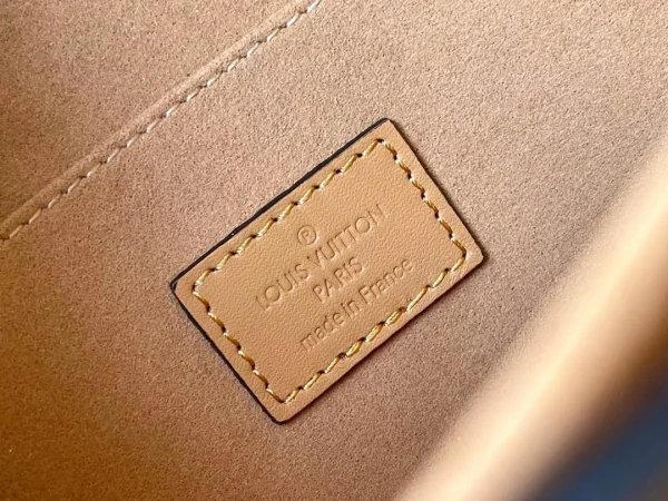 Louis Vuitton Size: 25 x 17 x 10.5 cm - 图片 2