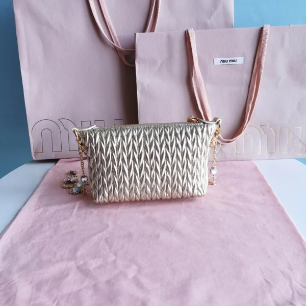 Miu Miu Mini Collection Handbag H 11cm long 17cm wide 7cm - 图片 9