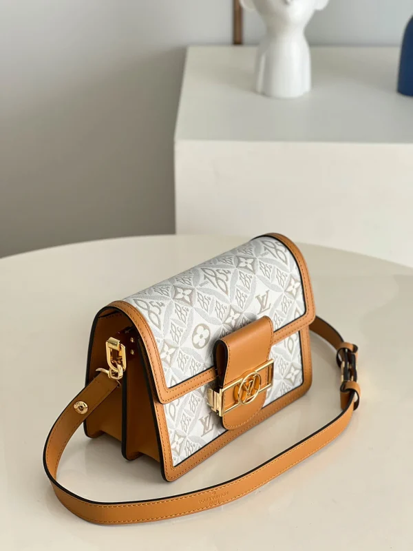 Louis Vuitton Size 20 x 15 x 9 cm - 图片 8