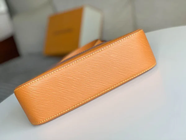 Louis Vuitton Size: 25 x 15 x 8 cm - 图片 7