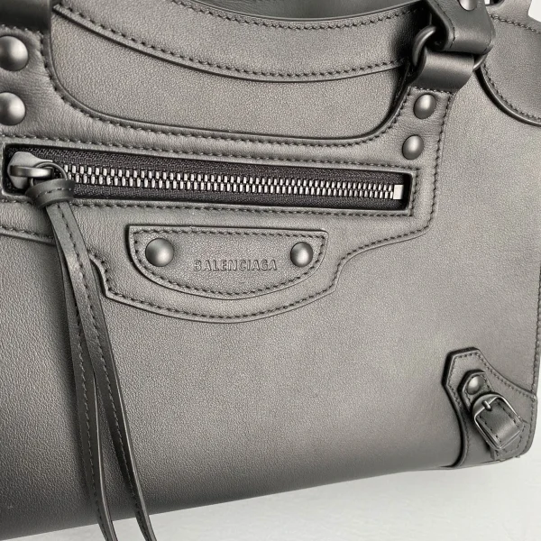 Balenciag* Neo Classic biker bag Model: 1991 Size: 25*33*13*20cm - 图片 6