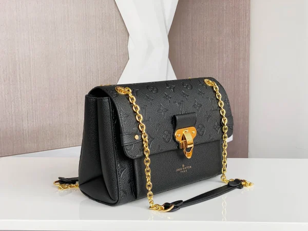 Louis Vuitton Size: 25.0 x 17.0 x 9.5 cm - 图片 9
