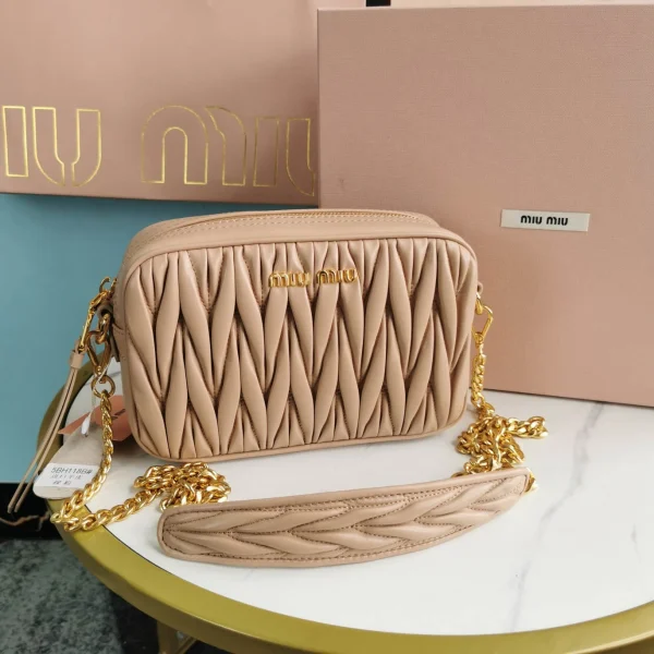 Miu Miu splicing shoulder strap Model: 5BH118B size: 20X13X5.5cm - 图片 10