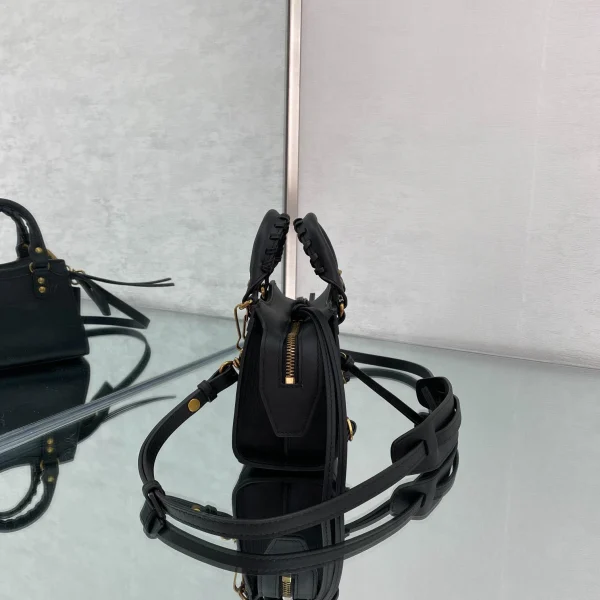 Balenciag* Neo Classic biker bag Model: 1993 Size: 13.5*18*7.5*12cm - 图片 9