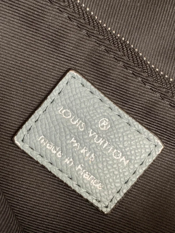 Louis Vuitton Size: 28.3 x 18.3 x 4.3 cm - 图片 2