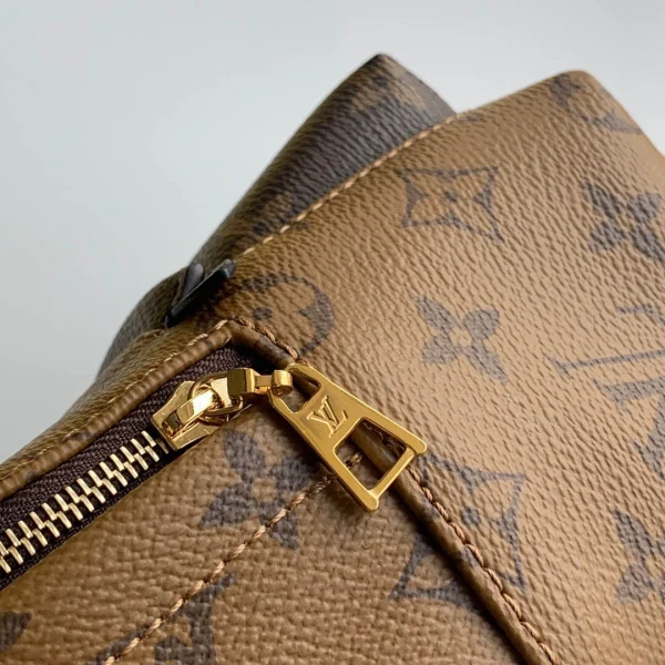 LV Model: M44872 Size:17x22x10cm - 图片 4