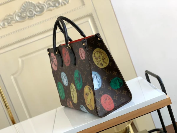 Louis Vuitton xFornasetti capsule collection Size: 35 x 27 x 14 cm - 图片 9