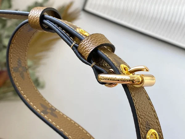 Louis Vuitton Size: 25 x 19 x 9 cm - 图片 5