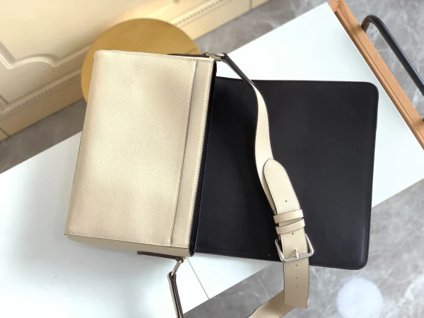 Louis Vuitton Size 28.3 x 18.3 x 4.3 cm - 图片 5
