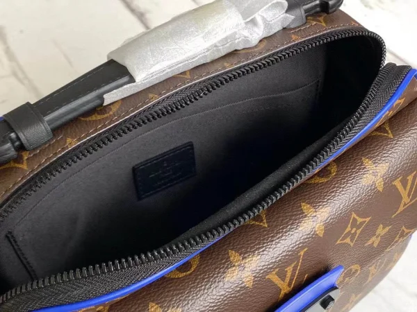 Louis Vuitton Size: 22 x 18 x 8 cm - 图片 3