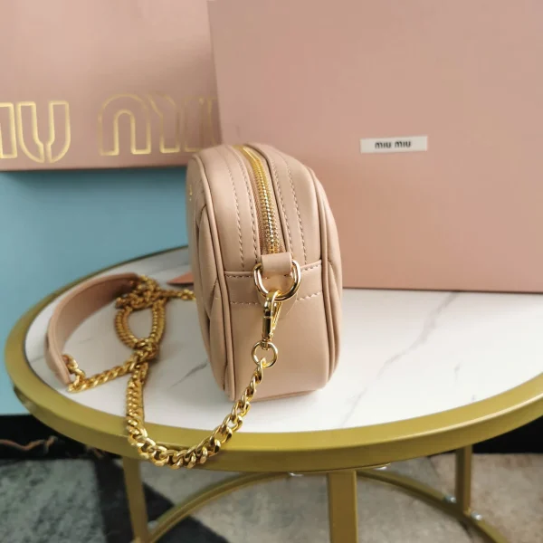 Miu Miu splicing shoulder strap Model: 5BH118B size: 20X13X5.5cm - 图片 17