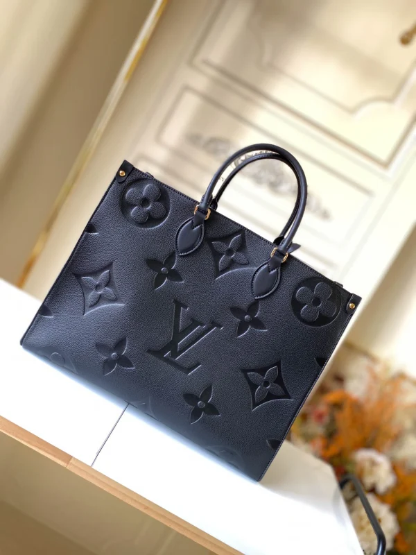 Louis Vuitton Size: 41.0 x 34.0 x 19.0 cm - 图片 8