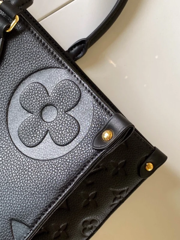 Louis Vuitton Size: 41.0 x 34.0 x 19.0 cm - 图片 4